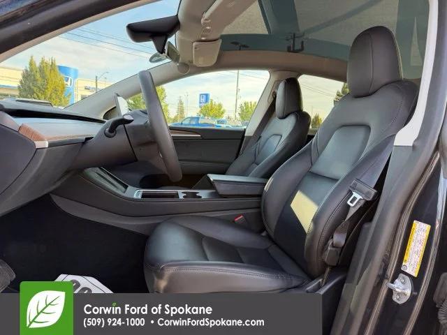 tesla model y 2024 7SAYGAEE9RF983206 image